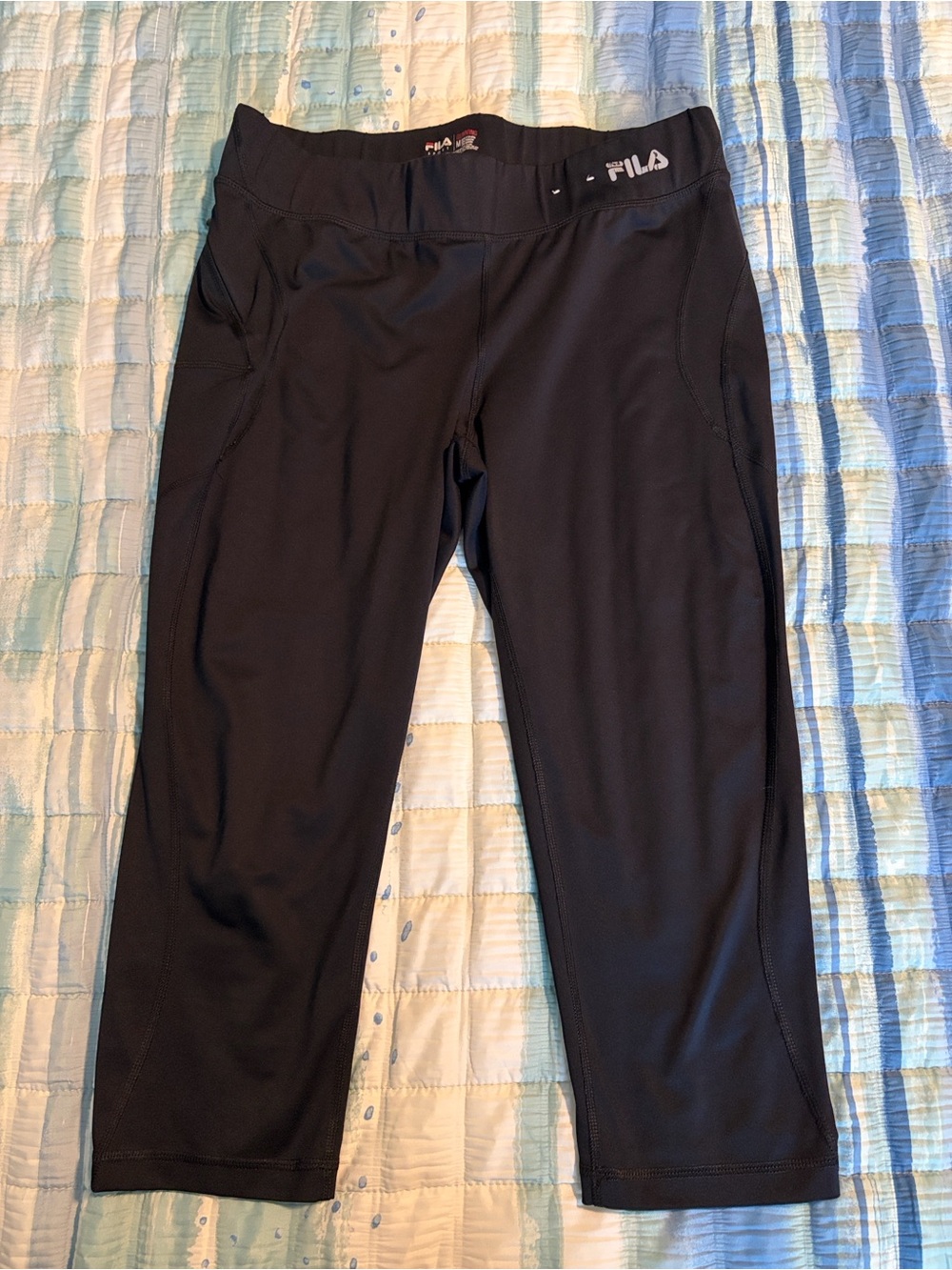 FILA Sport Women’s Medium Black Running Capri Leggings Reflective Zip Pocket